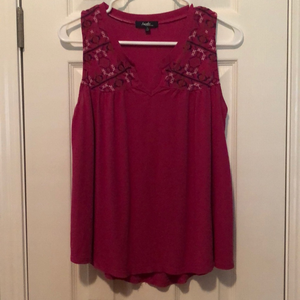 Flowing tank. Pink in color.